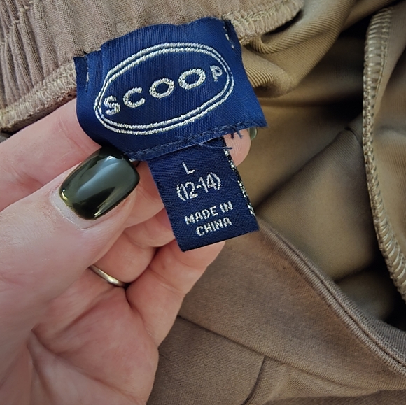 Stylish Brown Wide-Leg Scoop Pants - Large - Picture 5 of 7